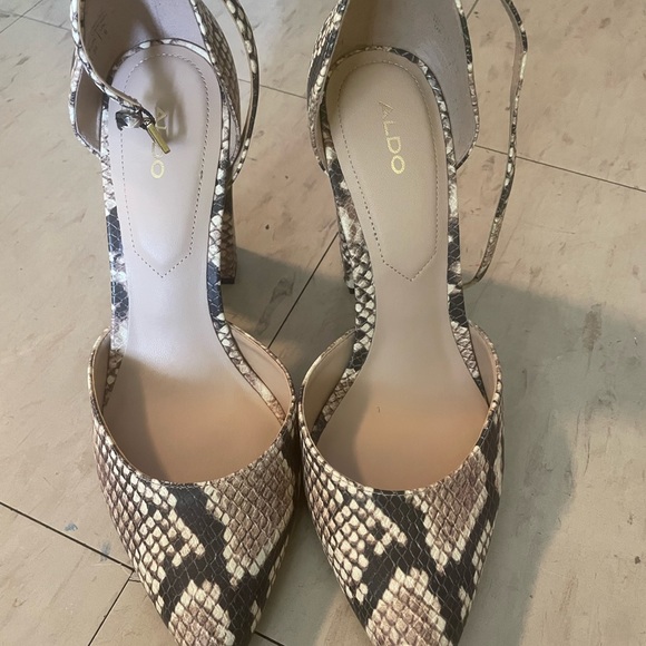 Aldo ~8.5~snake print - Picture 2 of 2